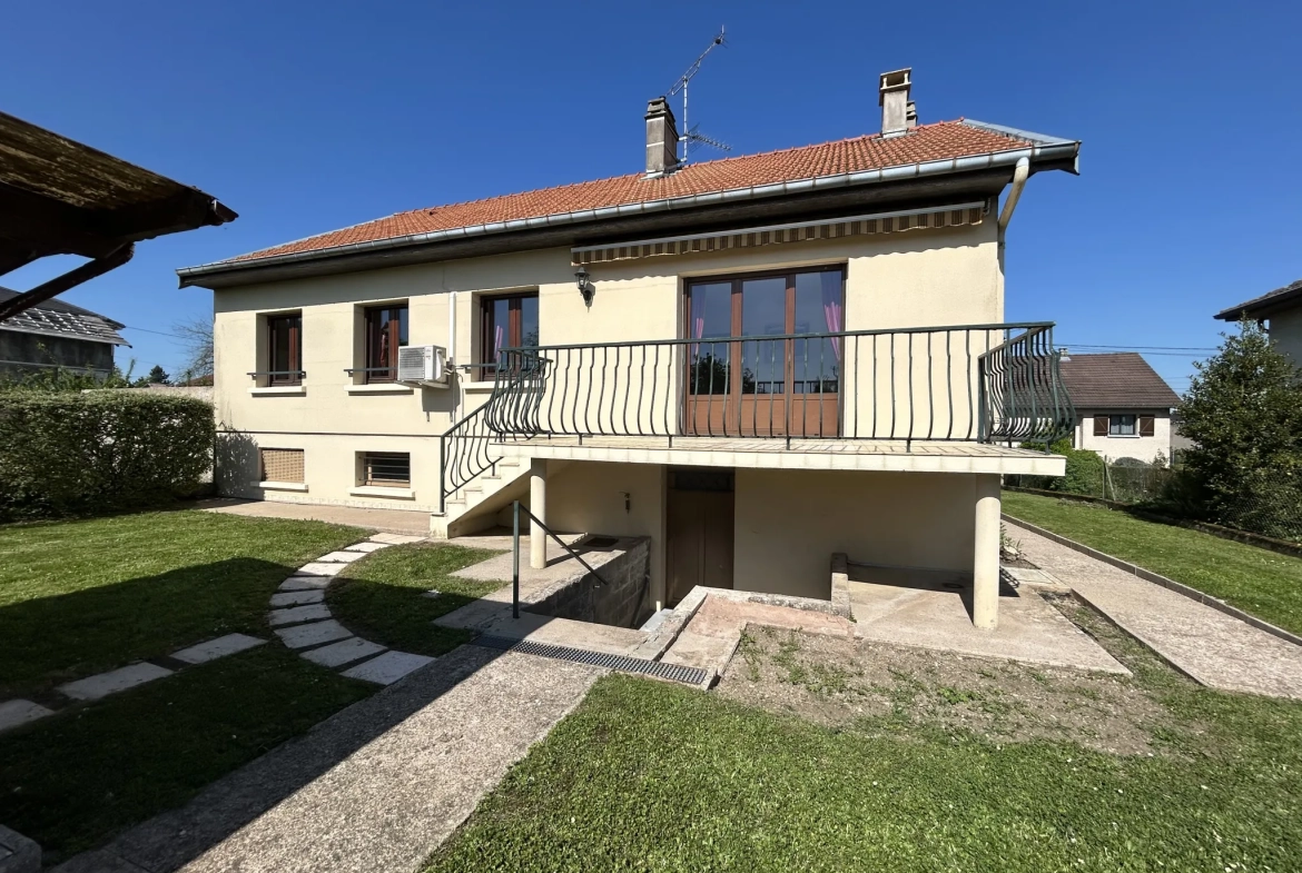 A vendre pavillon individuel à Toul avec grand terrain et sous-sol lumineux 