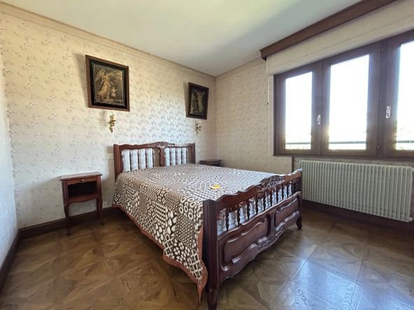 A vendre pavillon individuel à Toul avec grand terrain et sous-sol lumineux 