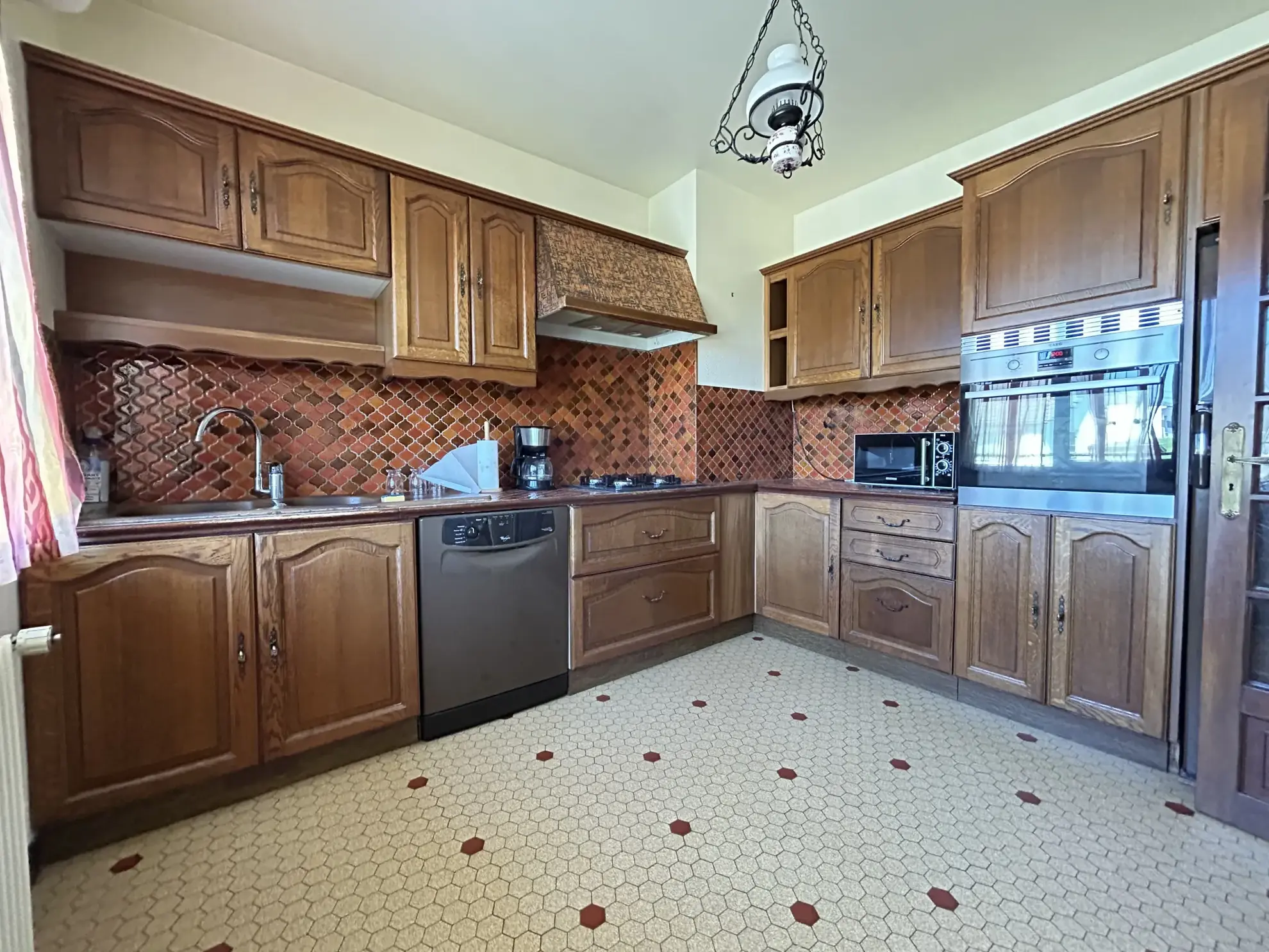 A vendre pavillon individuel à Toul avec grand terrain et sous-sol lumineux 