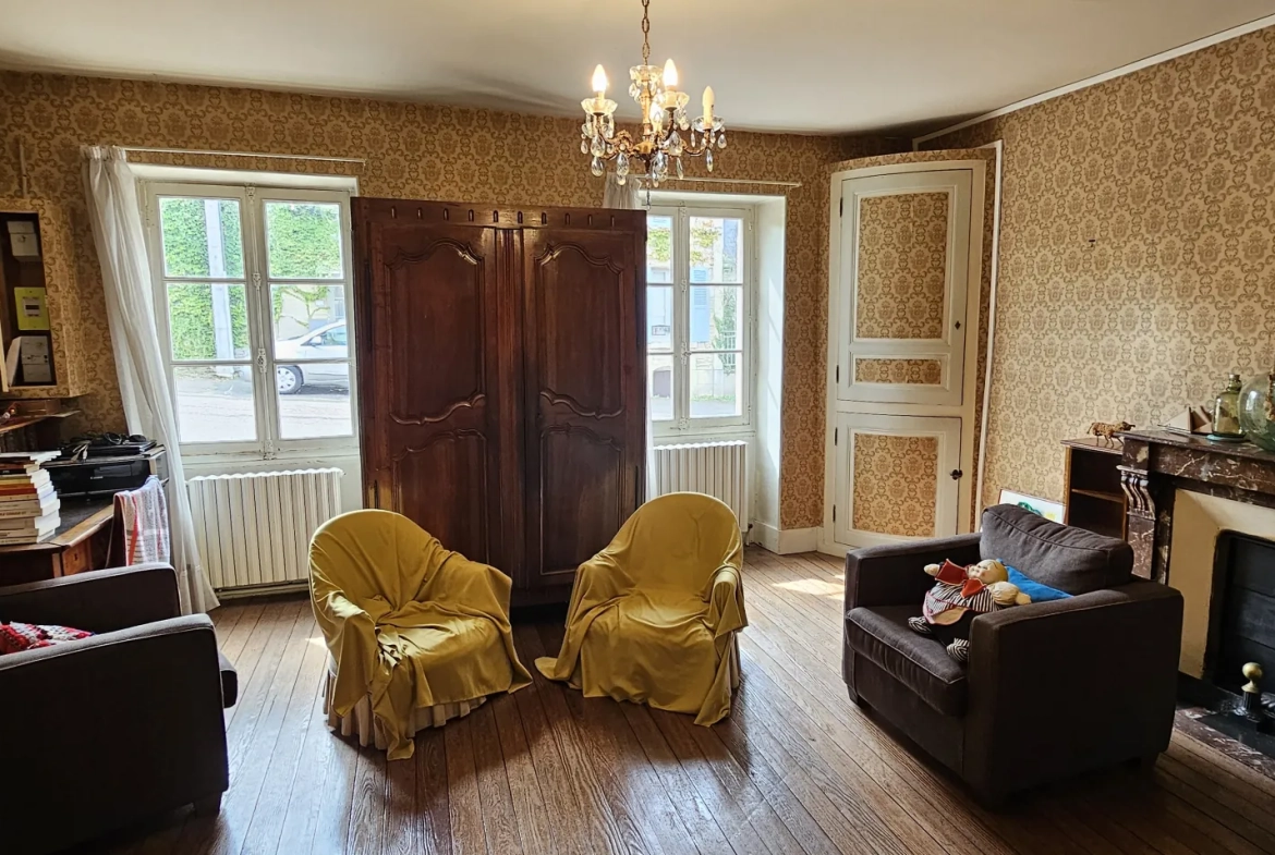 Charmante maison de 140 m² avec vue dégagée à Clamecy en Bourgogne 