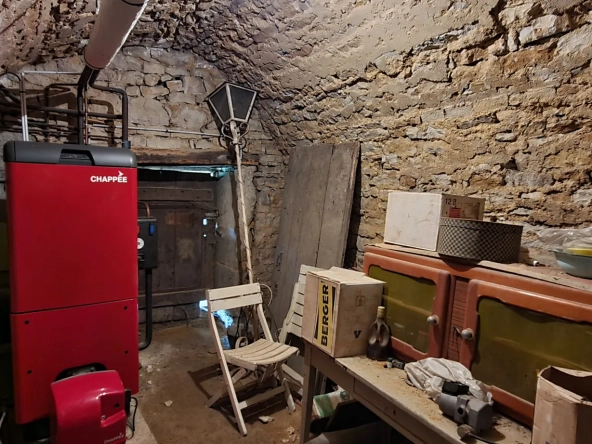 Charmante maison de 140 m² avec vue dégagée à Clamecy en Bourgogne 