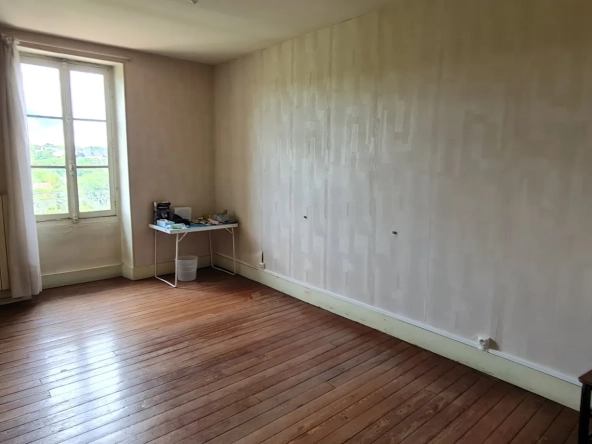 Charmante maison de 140 m² avec vue dégagée à Clamecy en Bourgogne 
