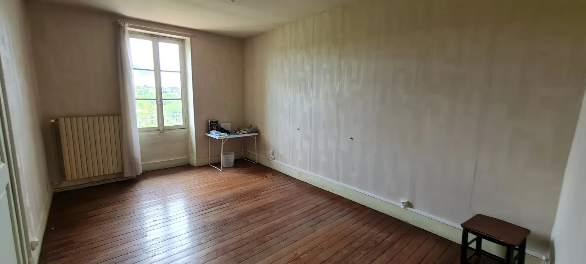 Charmante maison de 140 m² avec vue dégagée à Clamecy en Bourgogne 