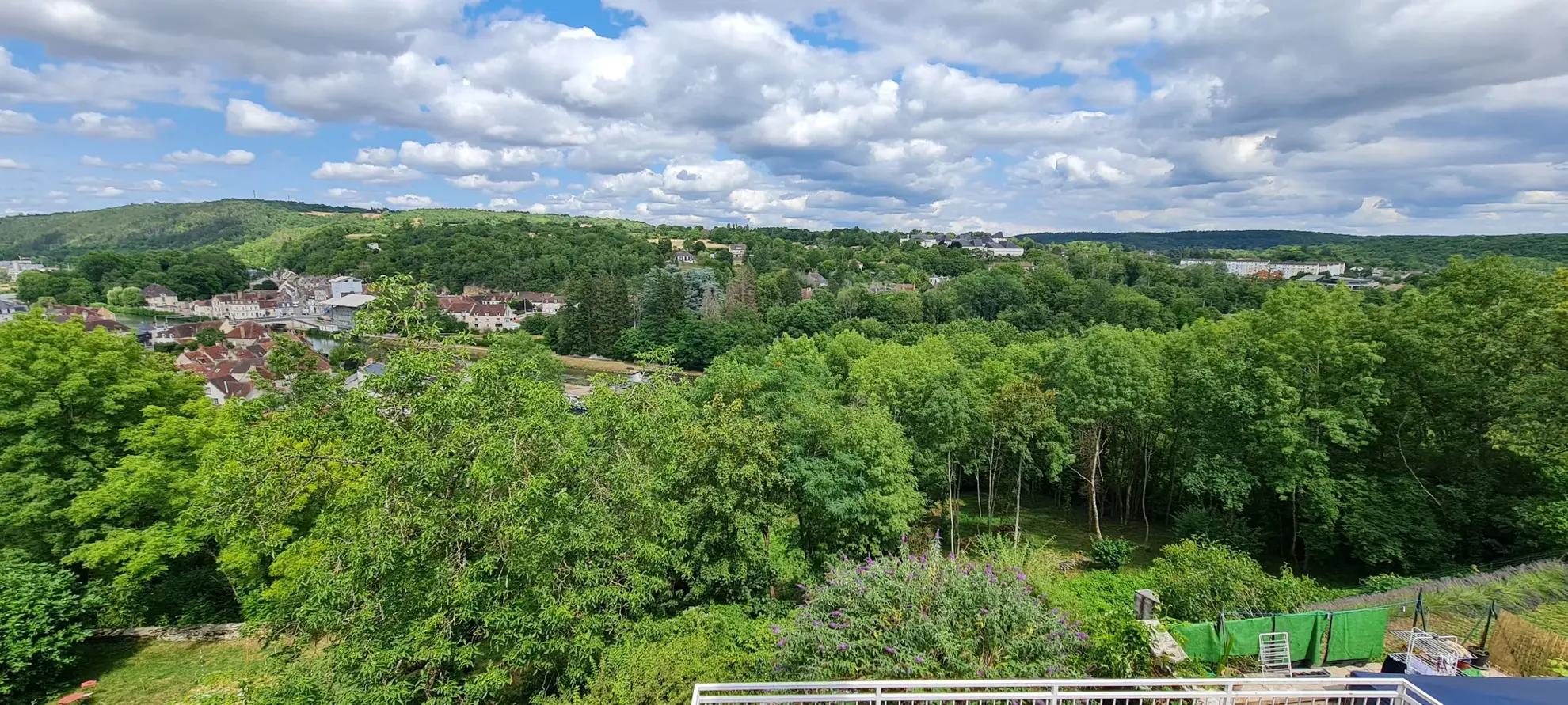 Charmante maison de 140 m² avec vue dégagée à Clamecy en Bourgogne 