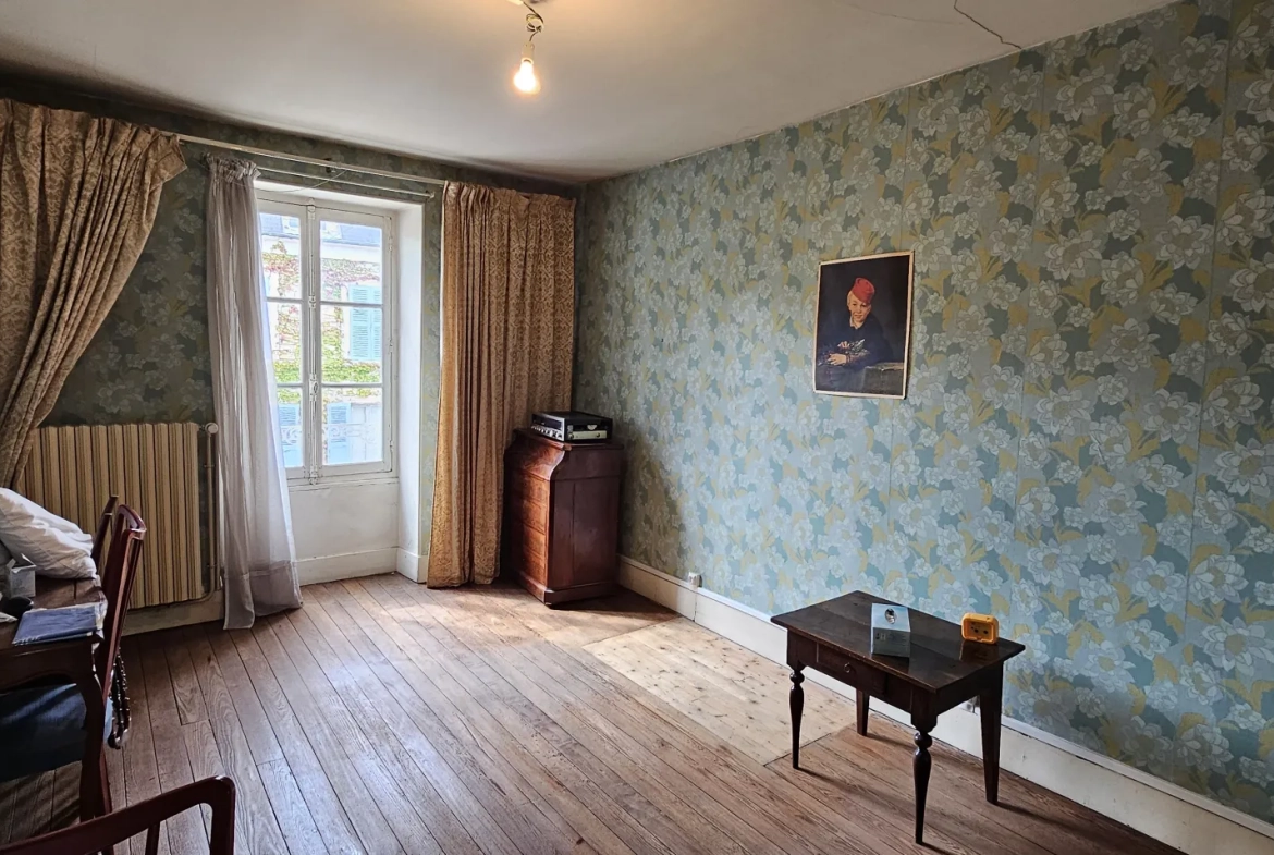 Charmante maison de 140 m² avec vue dégagée à Clamecy en Bourgogne 