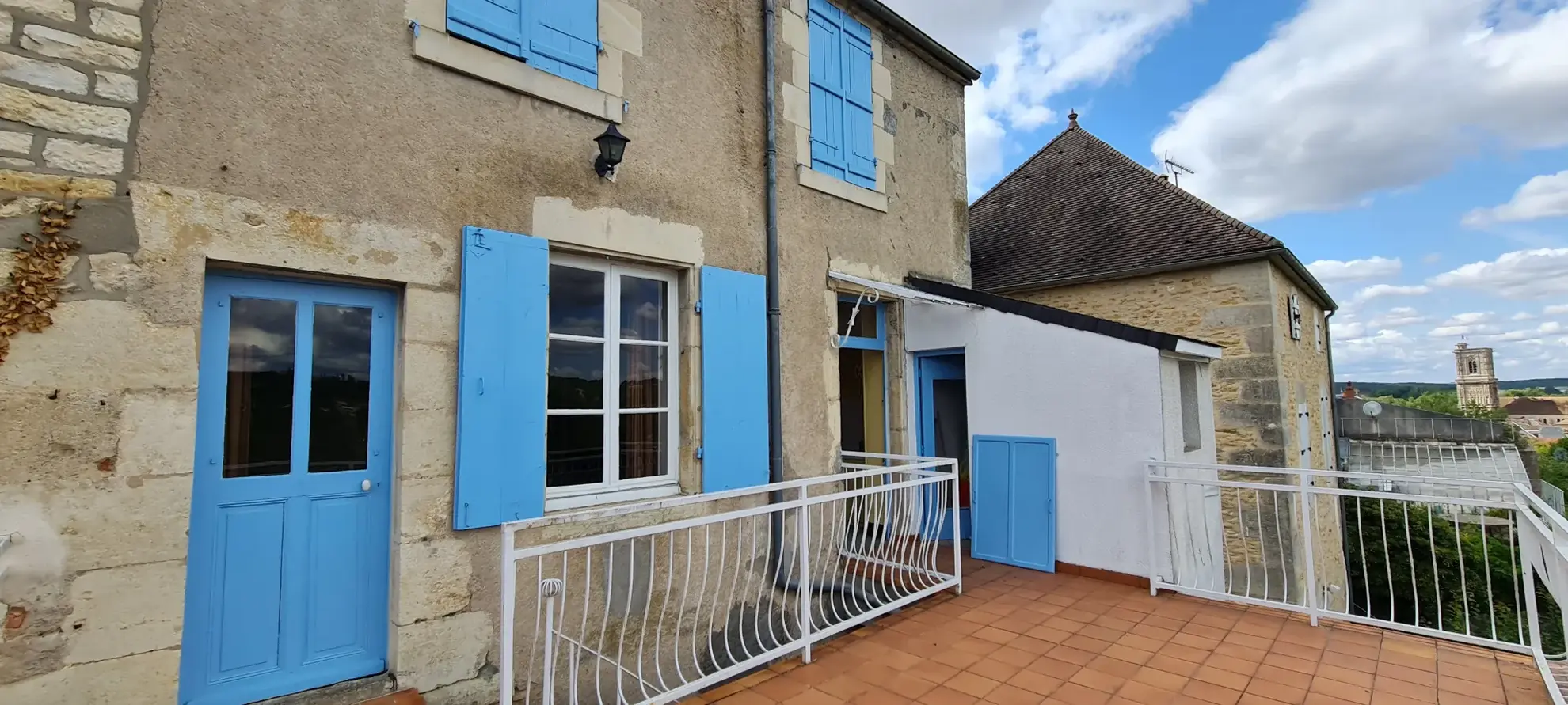 Charmante maison de 140 m² avec vue dégagée à Clamecy en Bourgogne 
