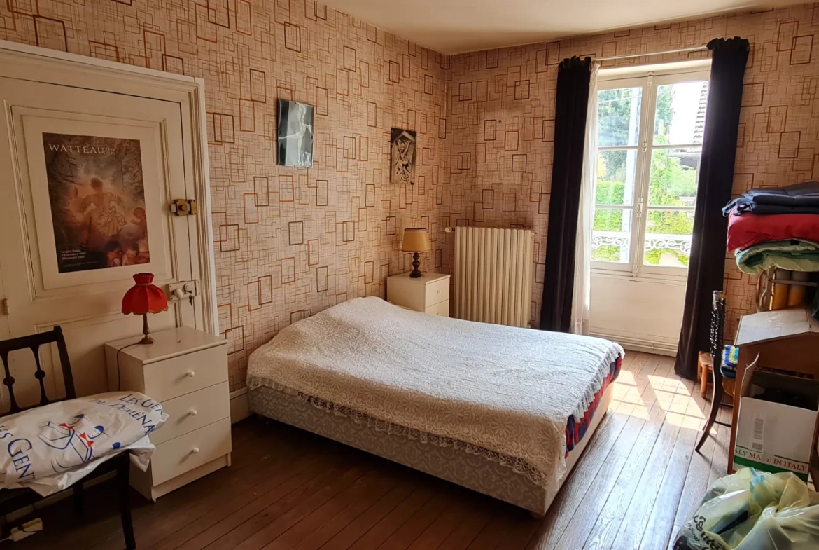 Charmante maison de 140 m² avec vue dégagée à Clamecy en Bourgogne 