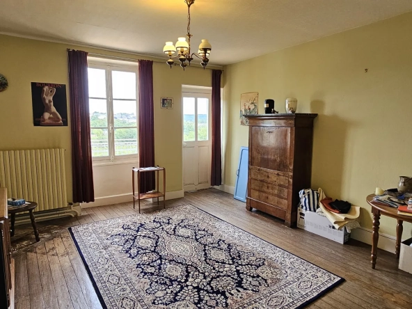Charmante maison de 140 m² avec vue dégagée à Clamecy en Bourgogne 