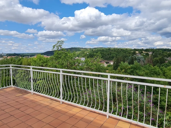 Charmante maison de 140 m² avec vue dégagée à Clamecy en Bourgogne 