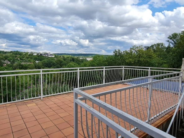 Charmante maison de 140 m² avec vue dégagée à Clamecy en Bourgogne 