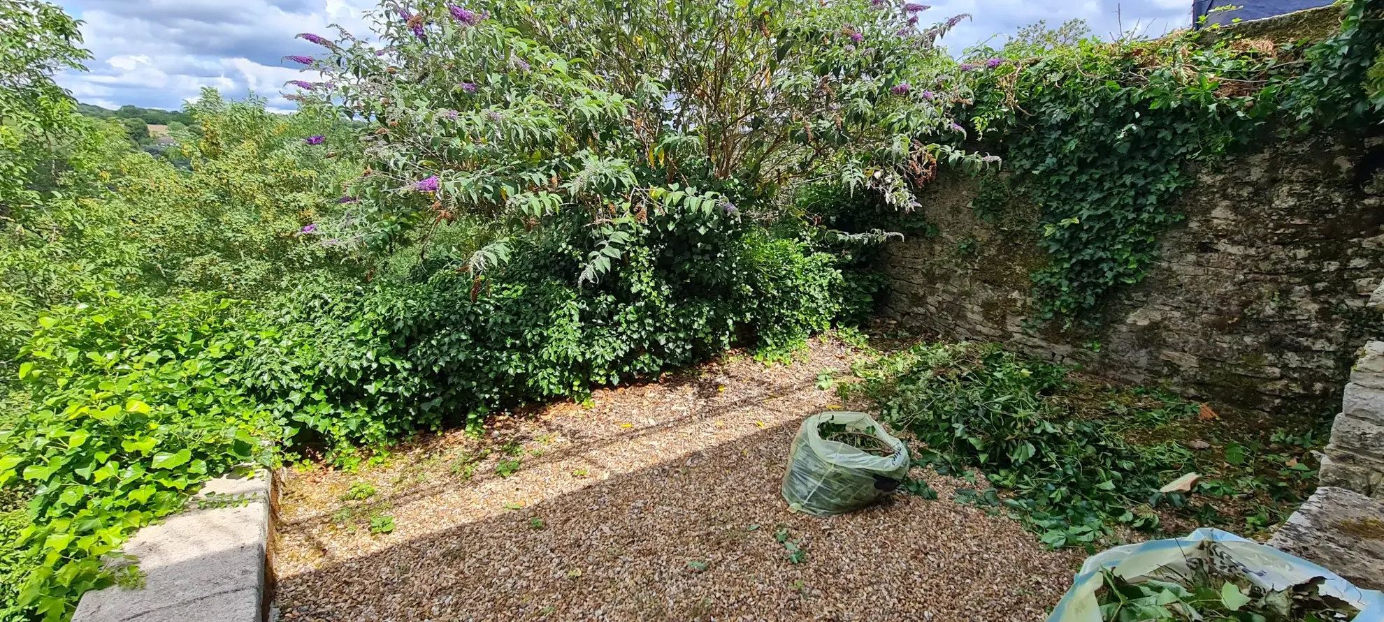 Charmante maison de 140 m² avec vue dégagée à Clamecy en Bourgogne 