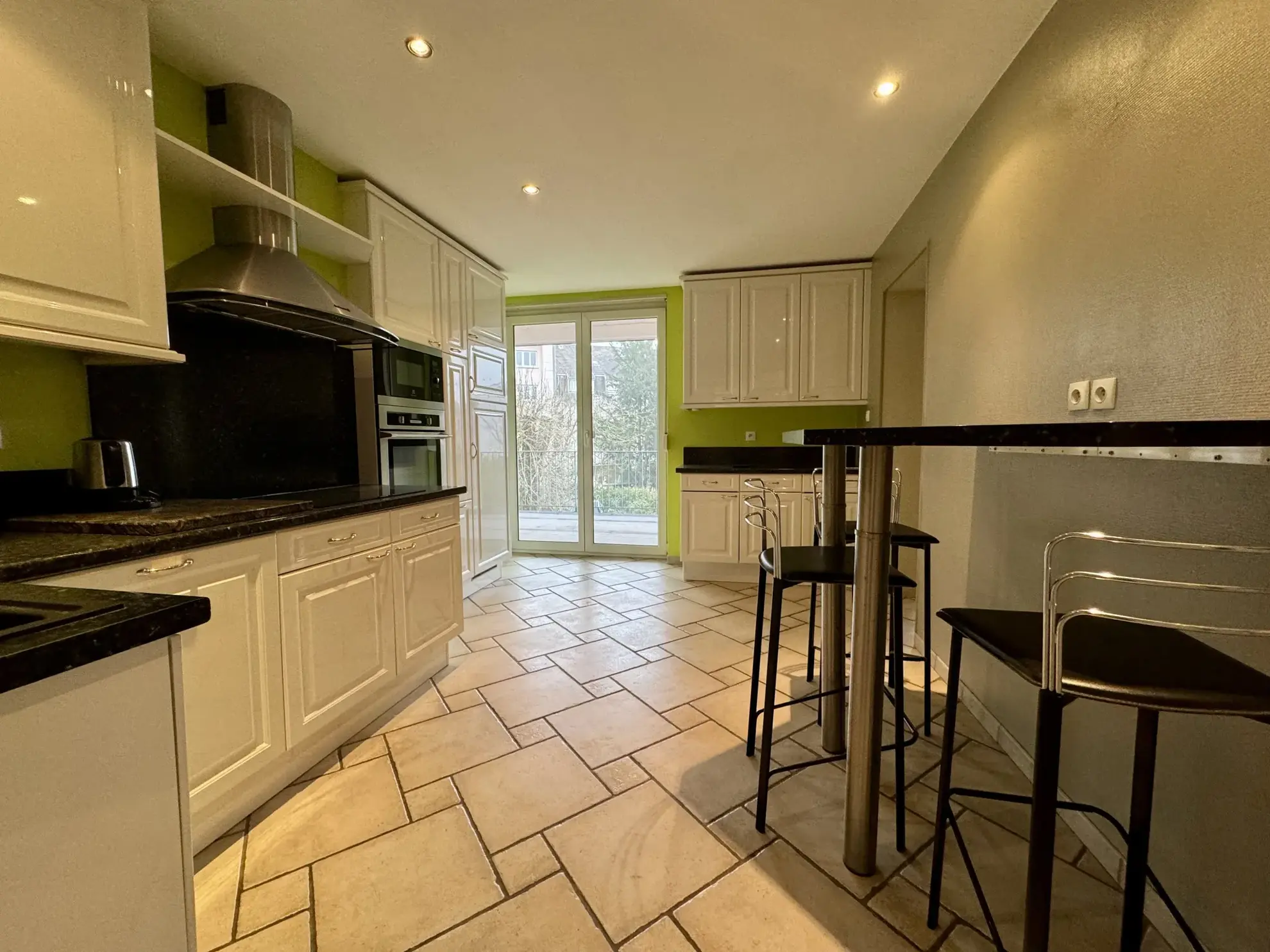 Bel appartement de 130 m² à vendre à Sarreguemines avec terrasse et parking 
