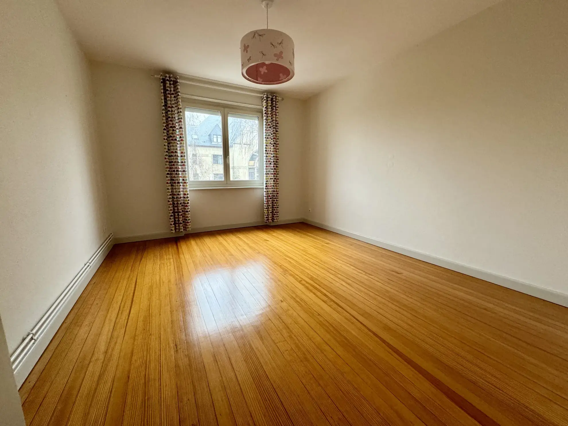 Bel appartement de 130 m² à vendre à Sarreguemines avec terrasse et parking 