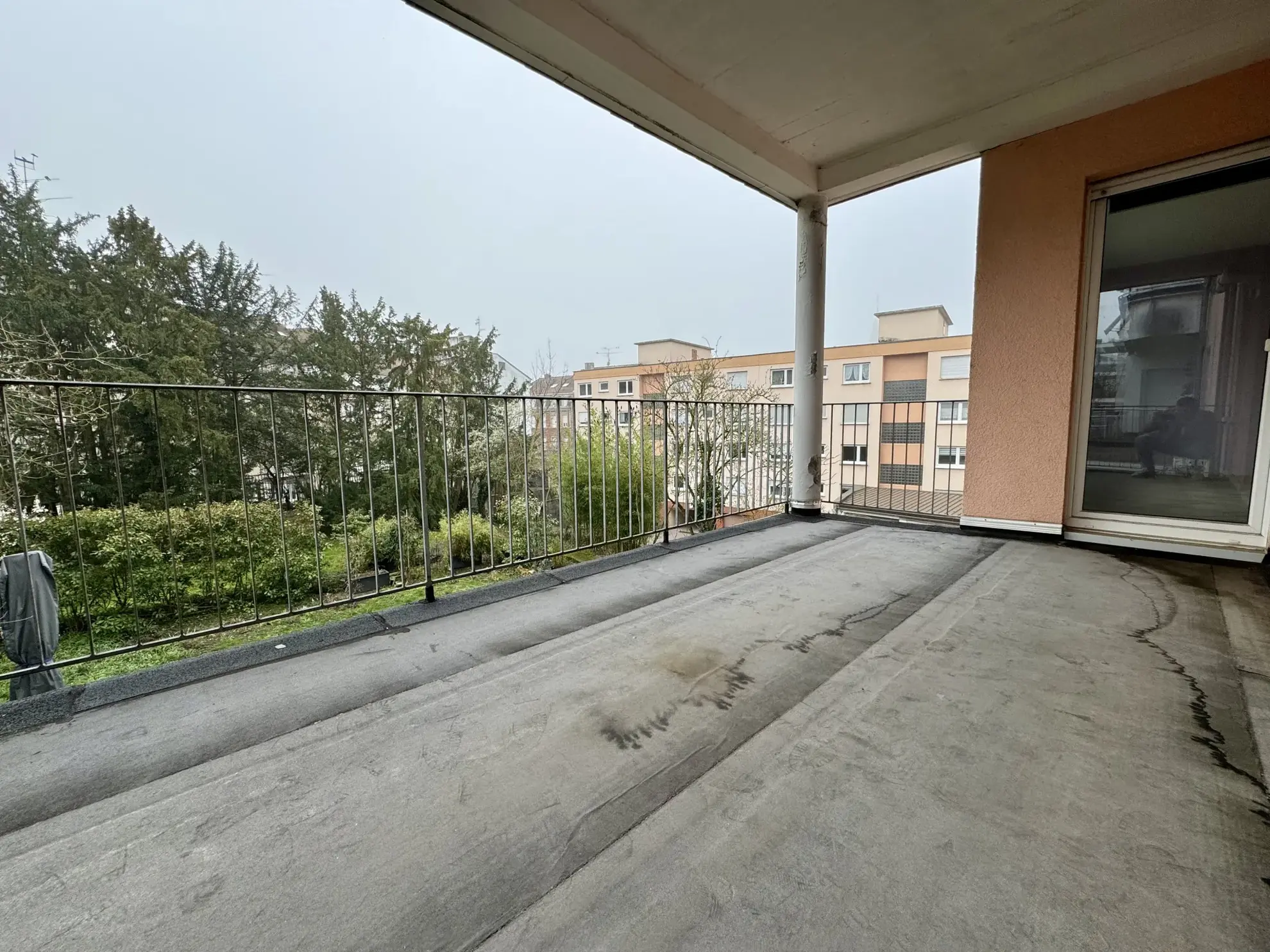 Bel appartement de 130 m² à vendre à Sarreguemines avec terrasse et parking 