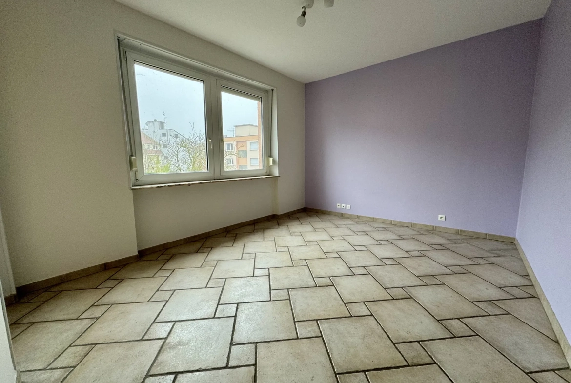 Bel appartement de 130 m² à vendre à Sarreguemines avec terrasse et parking 
