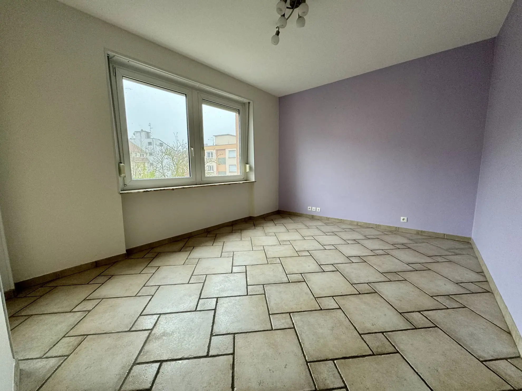 Bel appartement de 130 m² à vendre à Sarreguemines avec terrasse et parking 