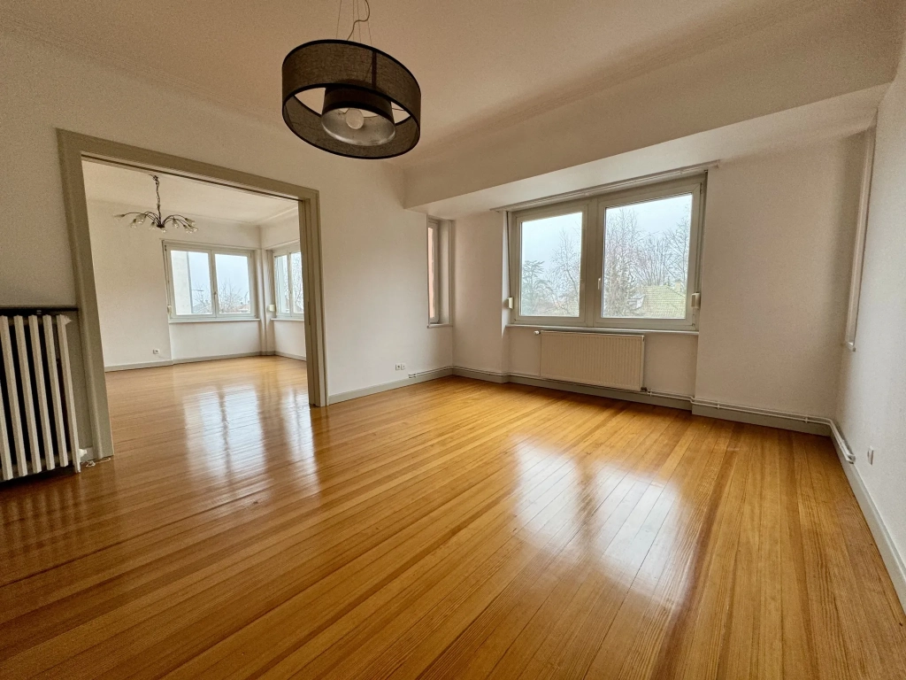 Bel appartement de 130 m² à vendre à Sarreguemines avec terrasse et parking