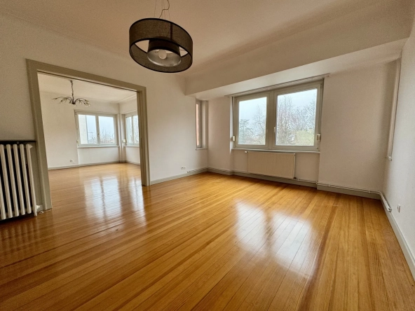 Bel appartement de 130 m² à vendre à Sarreguemines avec terrasse et parking