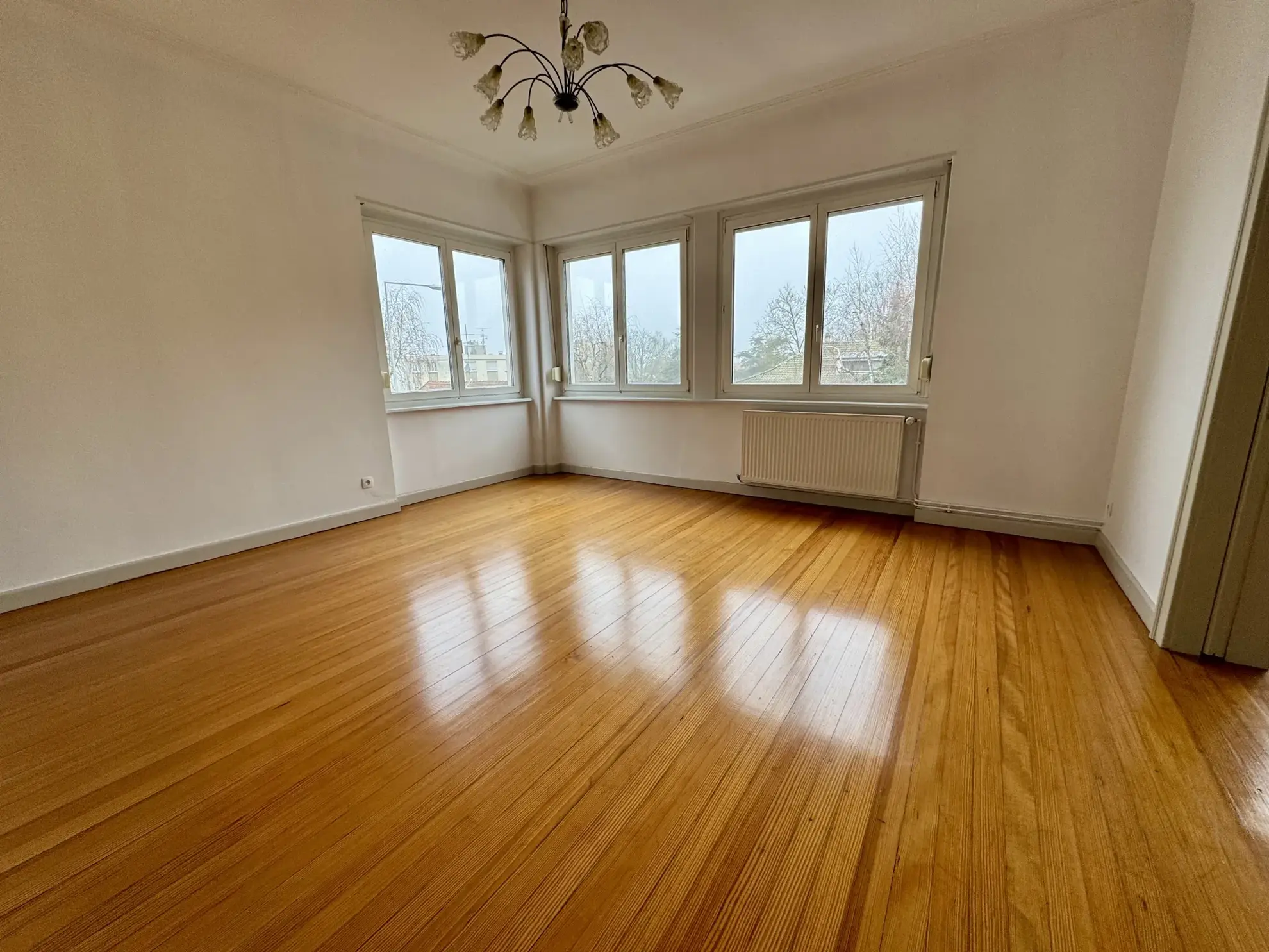 Bel appartement de 130 m² à vendre à Sarreguemines avec terrasse et parking 