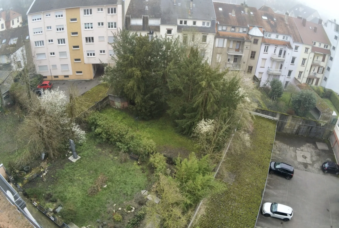 Bel appartement de 130 m² à vendre à Sarreguemines avec terrasse et parking 