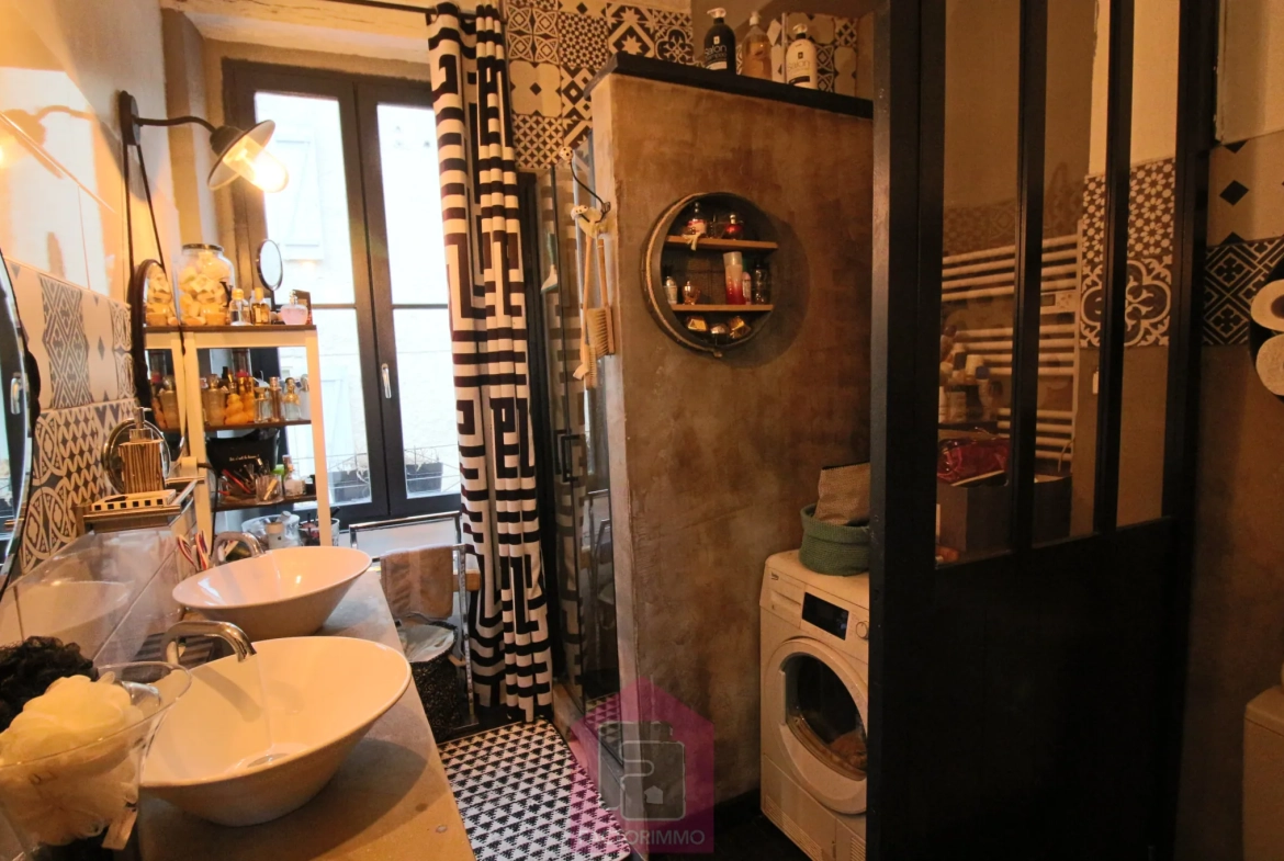 À vendre maison de 85 m² au cœur du village de Puy l Eveque 