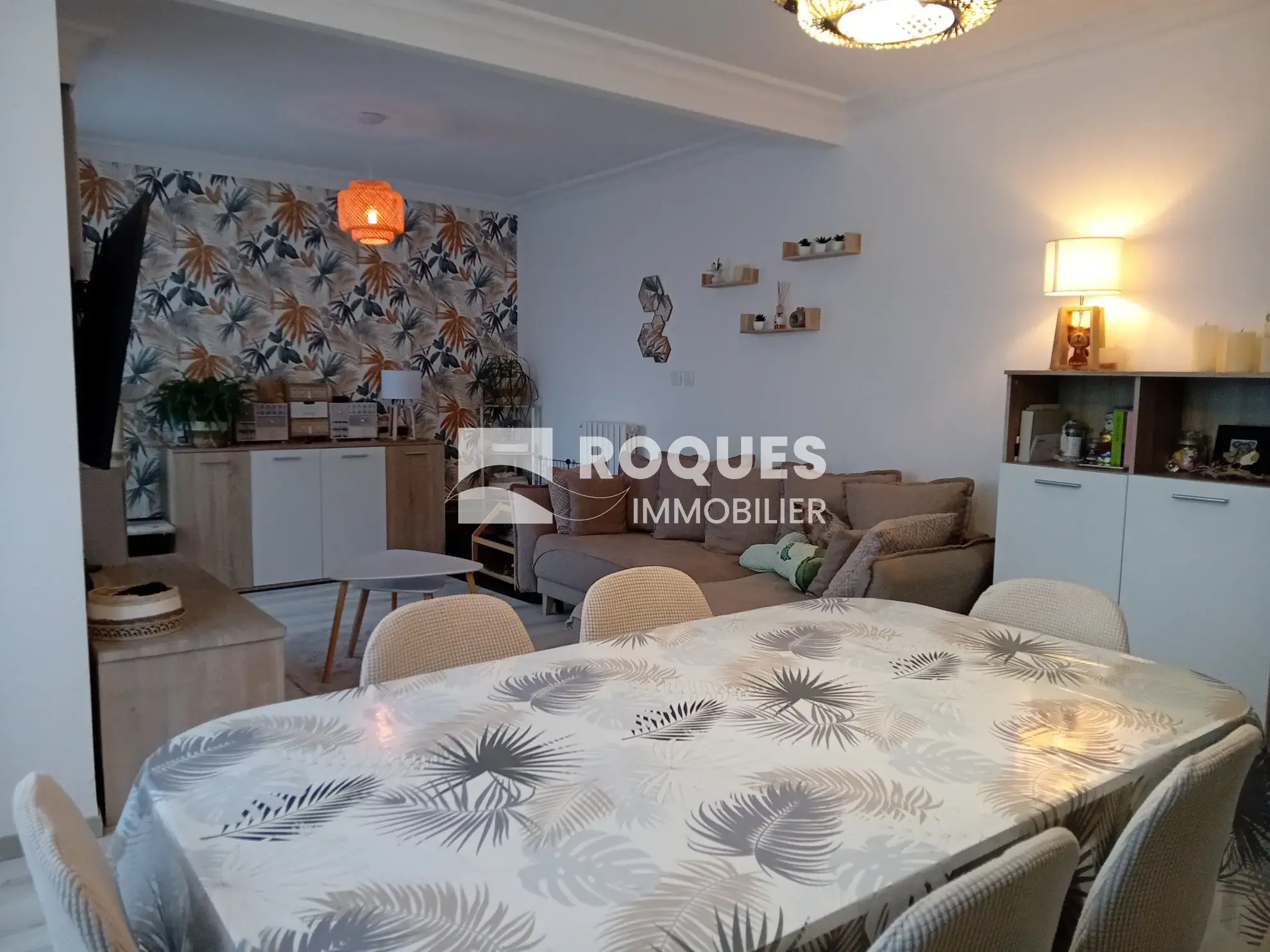 Bel appartement T4 à Millau avec balcon, cave et parking, proche des berges du Tarn 