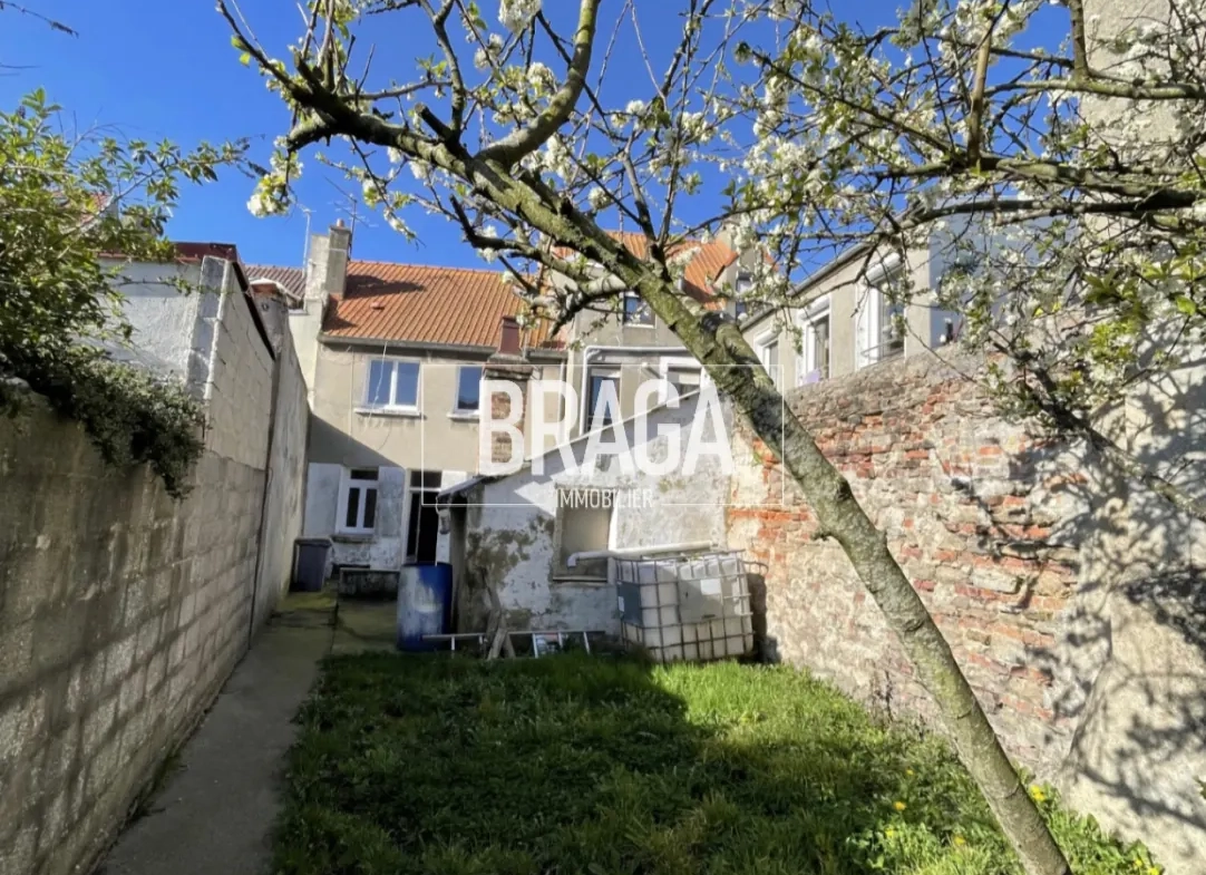 Maison à rénover de 105 m² avec jardin au Portel à 100 m de la plage 