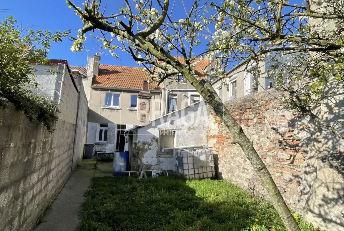 Maison à rénover de 105 m² avec jardin au Portel à 100 m de la plage 