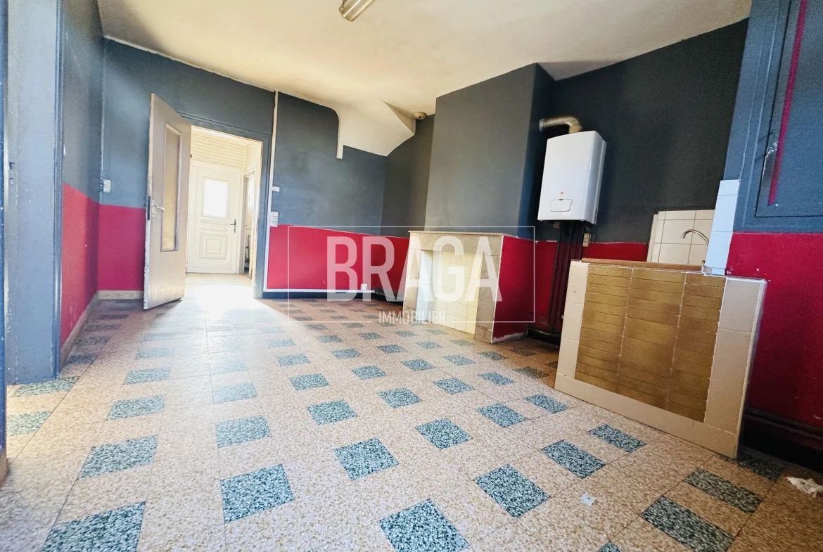 Maison à rénover de 105 m² avec jardin au Portel à 100 m de la plage 