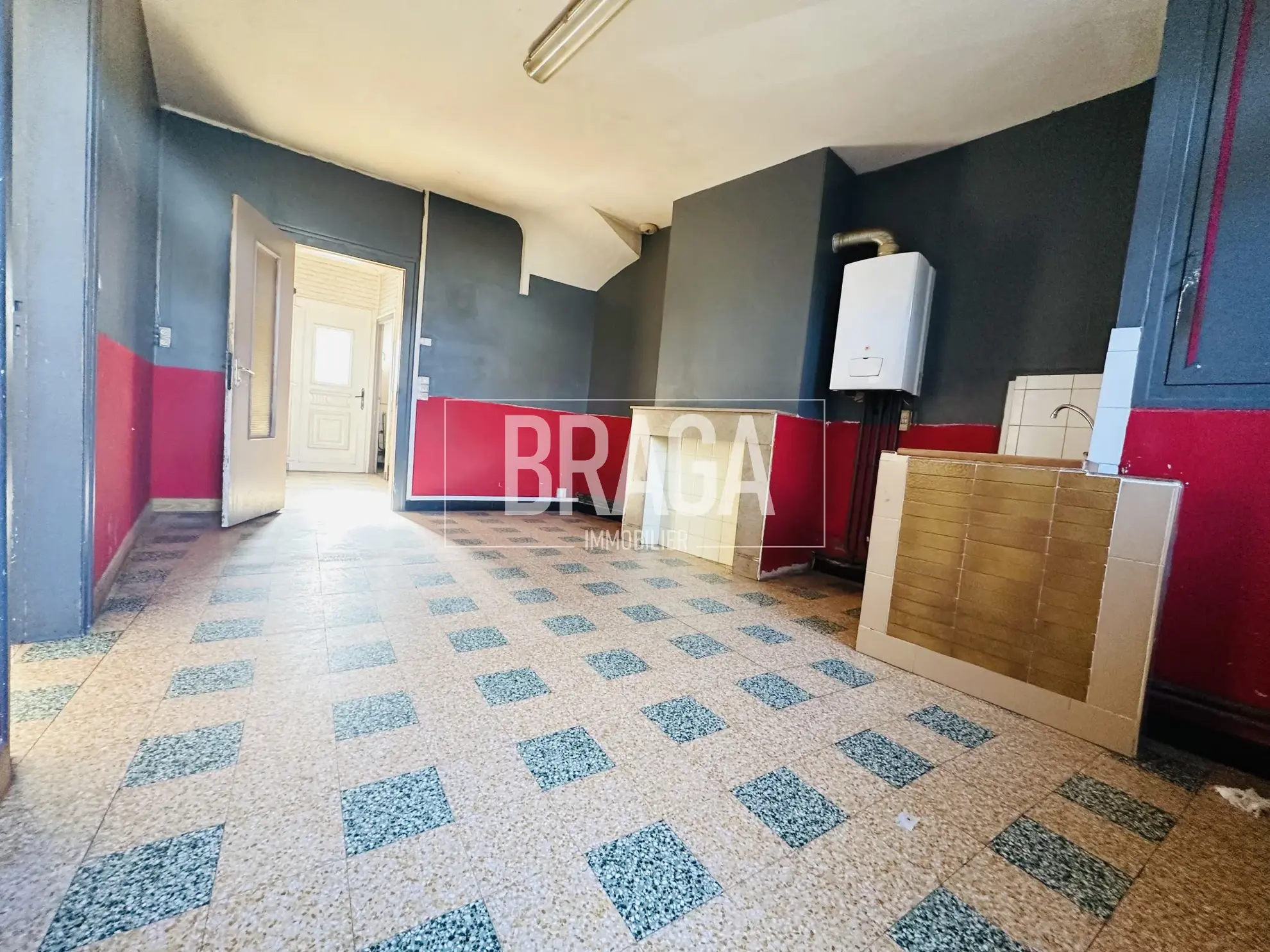 Maison à rénover de 105 m² avec jardin au Portel à 100 m de la plage 