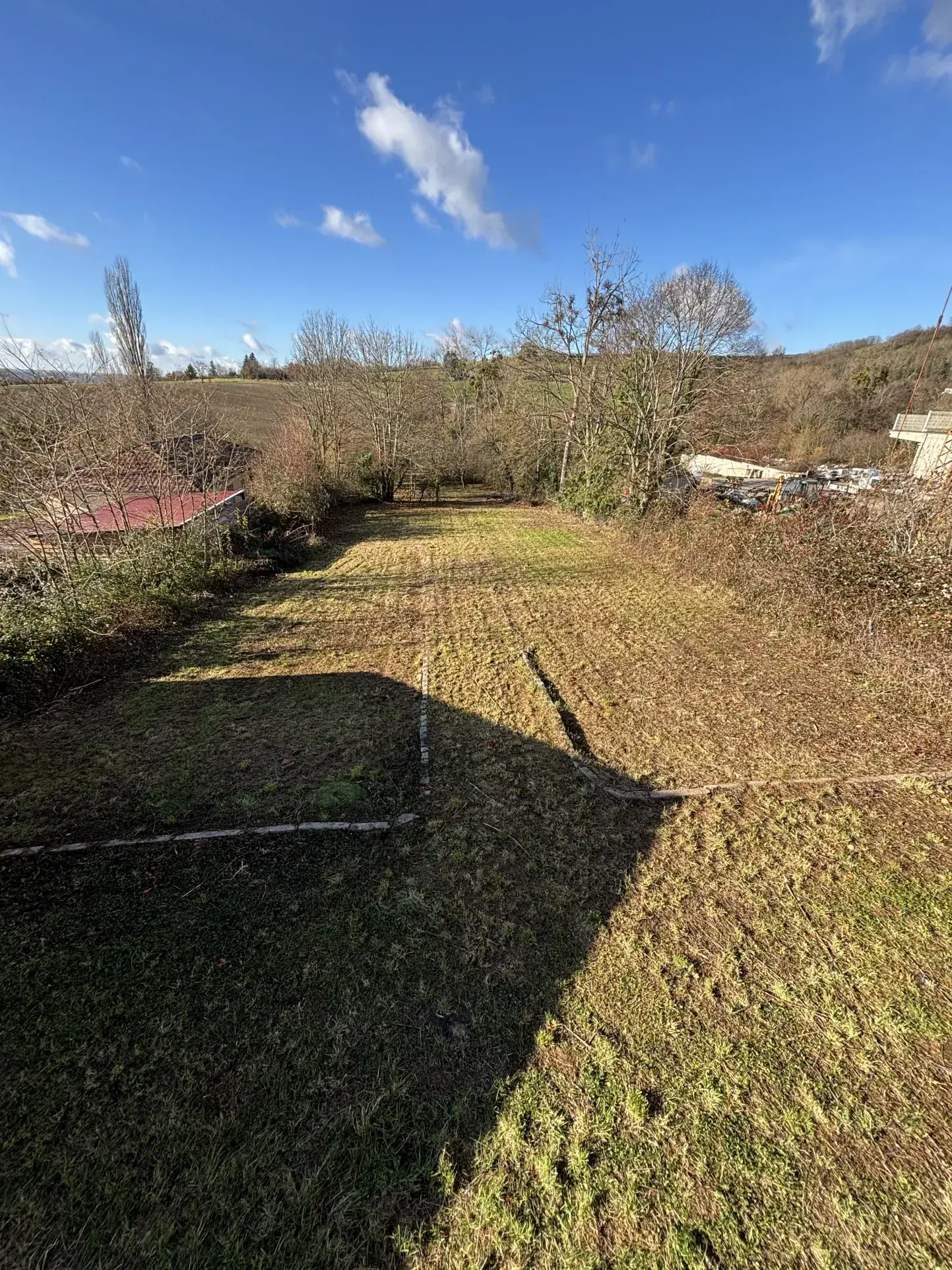Maison familiale lumineuse à Cusset avec terrain de 2820 m² et rénovations en cours 