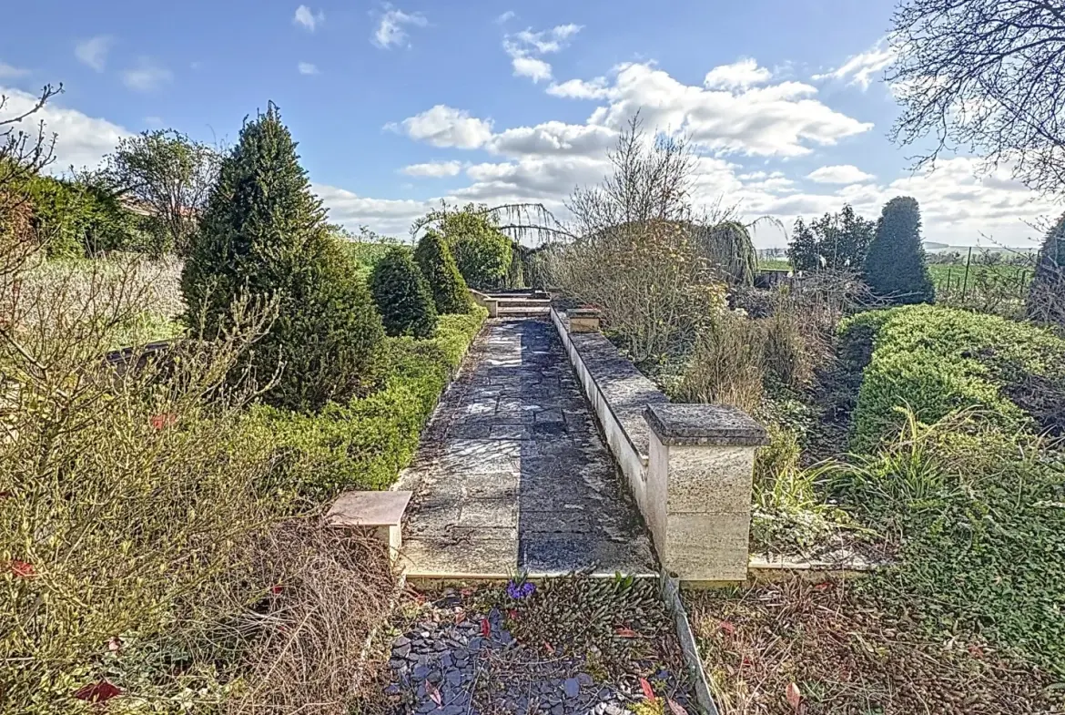 Maison de maître à Courcelles-sur-Nied - 165m², terrain de 2100m², 5 chambres 