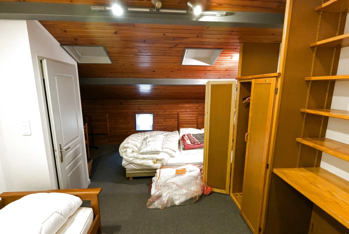 Maison familiale 4 chambres avec espace bois proche de Niort 