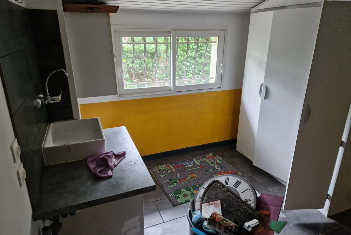 Maison de plain-pied à vendre à Saint Vivien de Médoc, 130 m² avec jardin et garages 