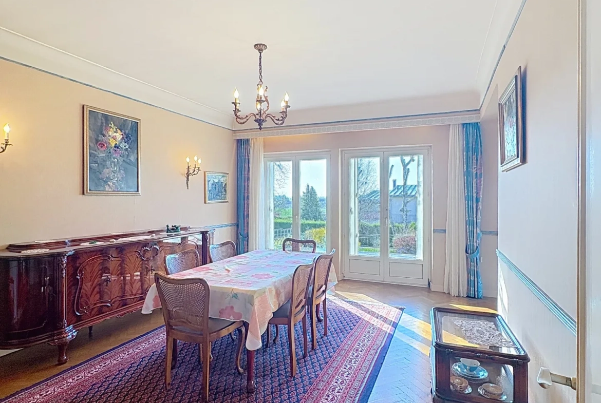 Maison de maître à Courcelles-sur-Nied - 165m², terrain de 2100m², 5 chambres 