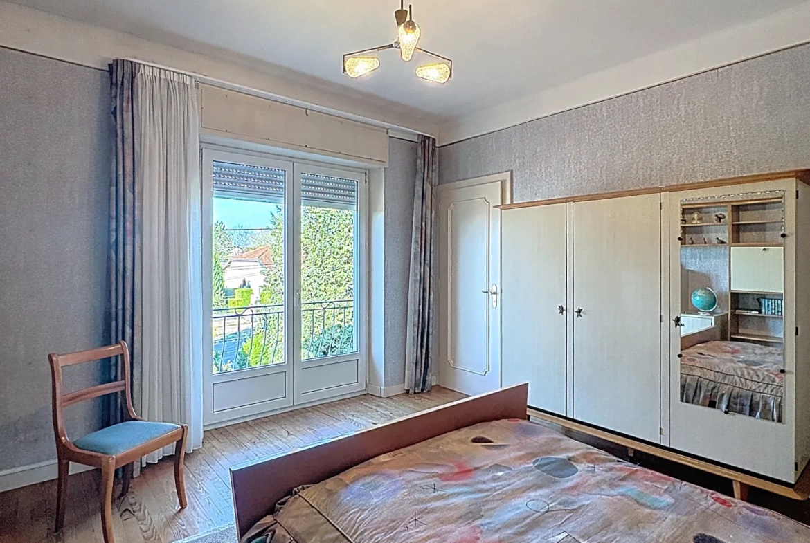 Maison de maître à Courcelles-sur-Nied - 165m², terrain de 2100m², 5 chambres 