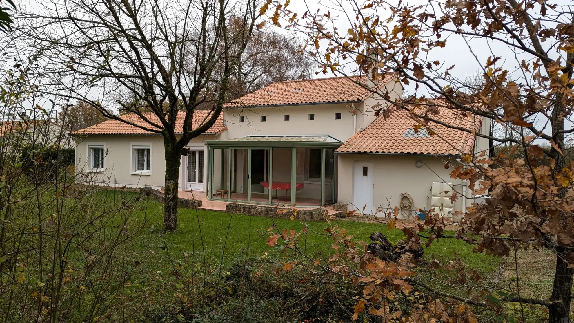 Maison familiale 4 chambres avec espace bois proche de Niort 