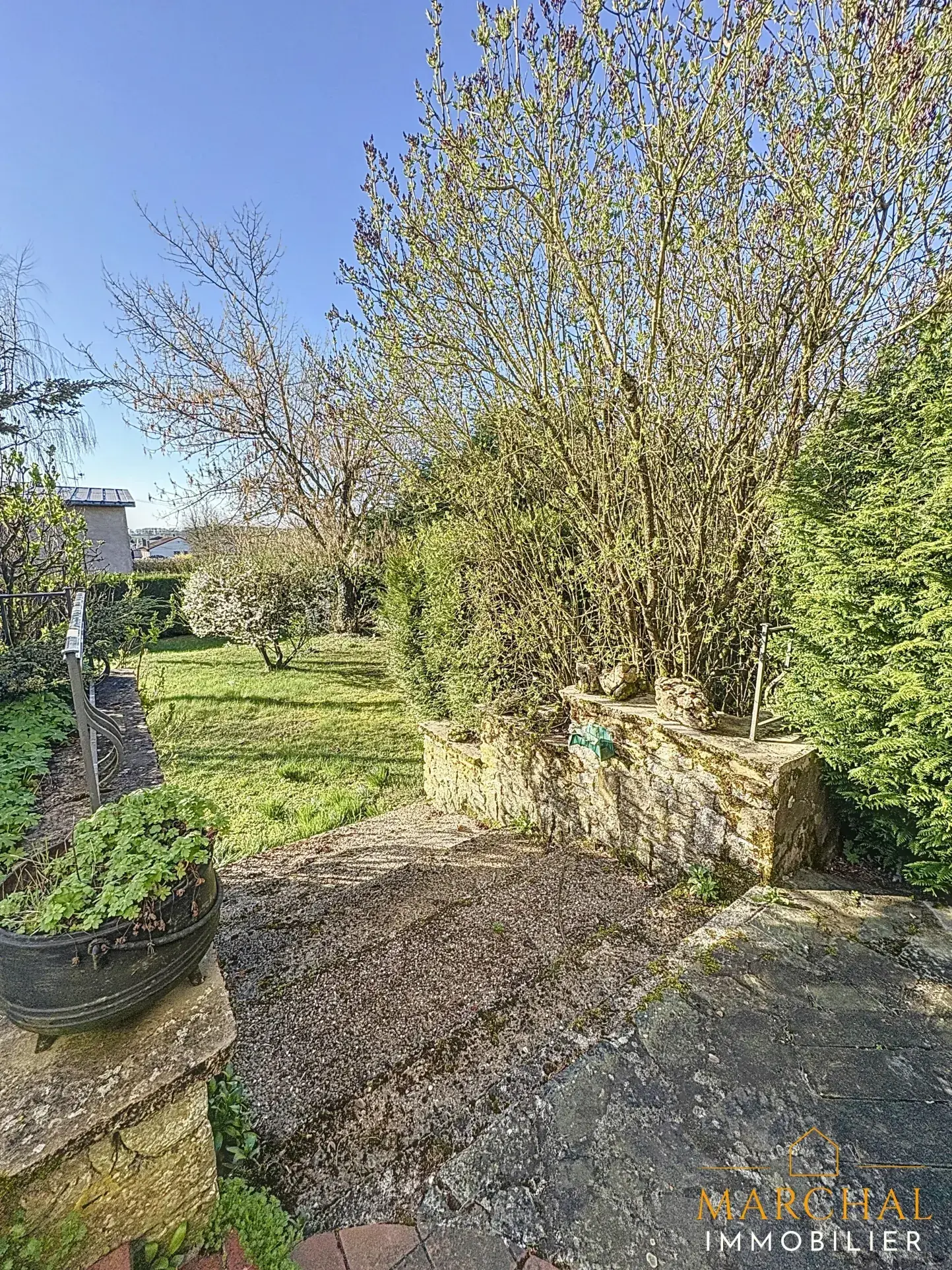 Maison de maître à Courcelles-sur-Nied - 165m², terrain de 2100m², 5 chambres 