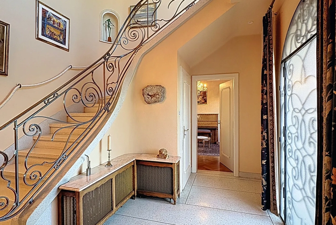 Maison de maître à Courcelles-sur-Nied - 165m², terrain de 2100m², 5 chambres 