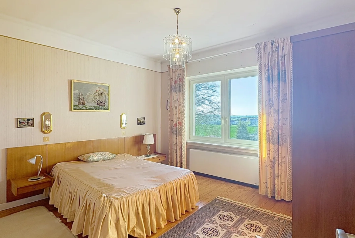 Maison de maître à Courcelles-sur-Nied - 165m², terrain de 2100m², 5 chambres 