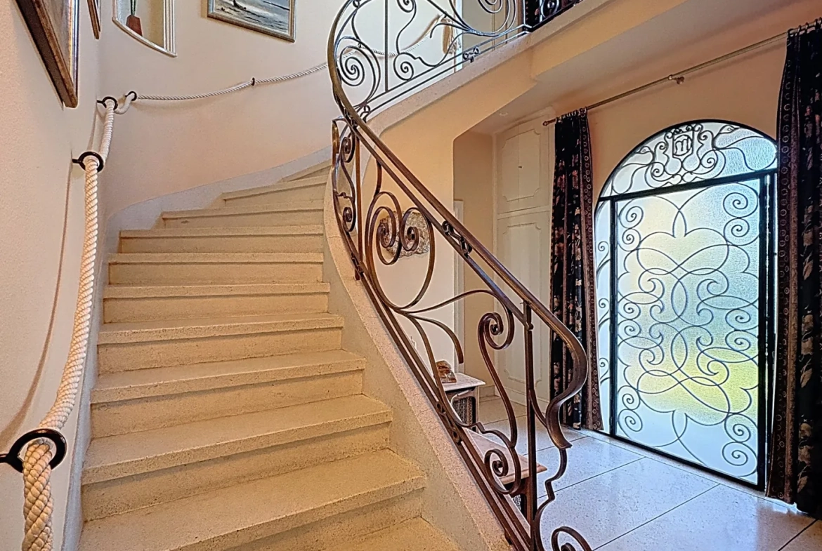 Maison de maître à Courcelles-sur-Nied - 165m², terrain de 2100m², 5 chambres 