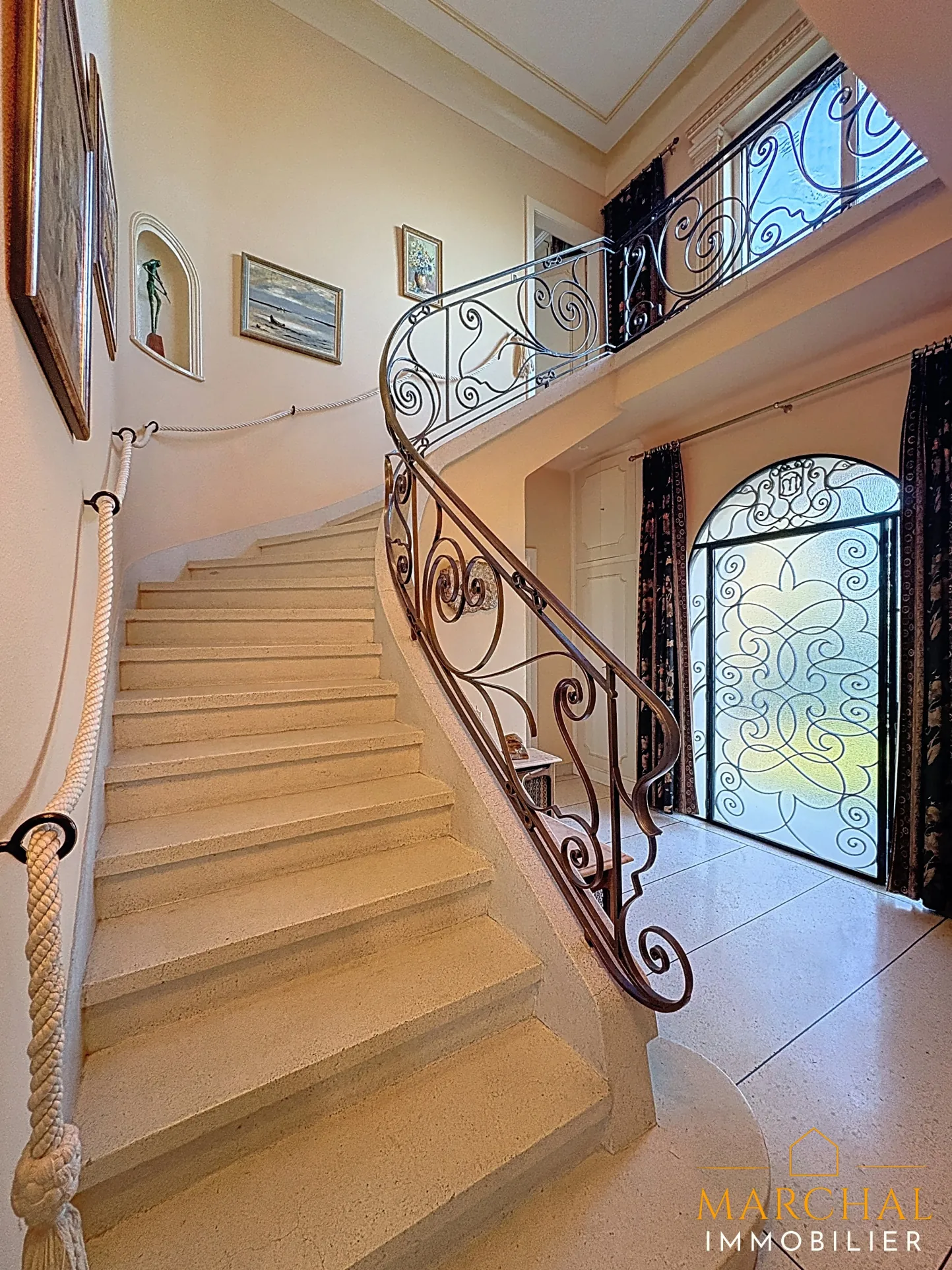 Maison de maître à Courcelles-sur-Nied - 165m², terrain de 2100m², 5 chambres 