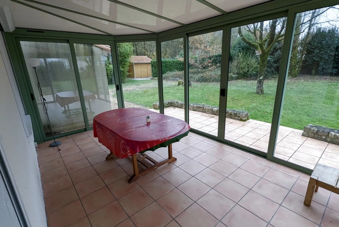 Maison familiale 4 chambres avec espace bois proche de Niort 