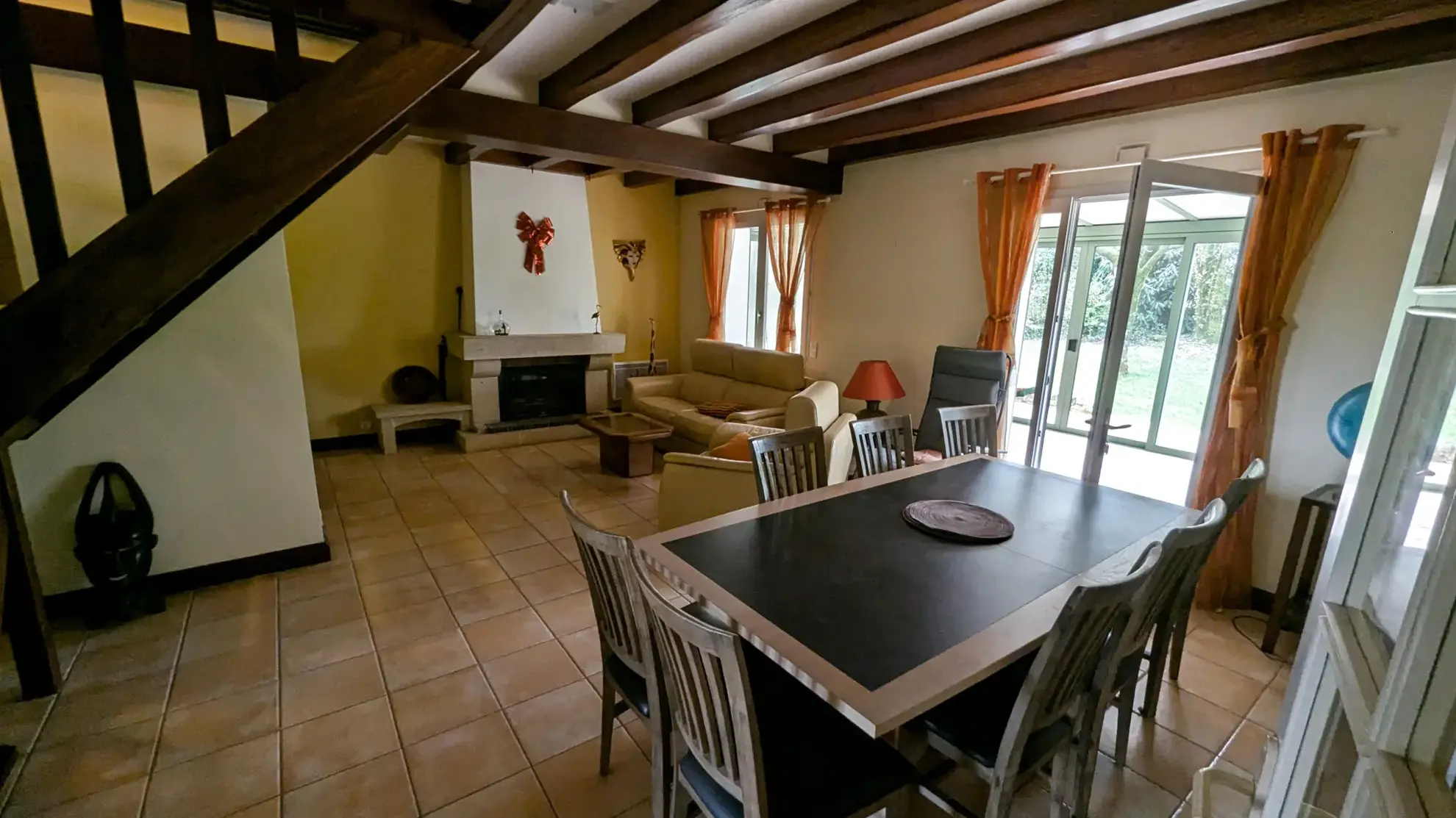 Maison familiale 4 chambres avec espace bois proche de Niort 