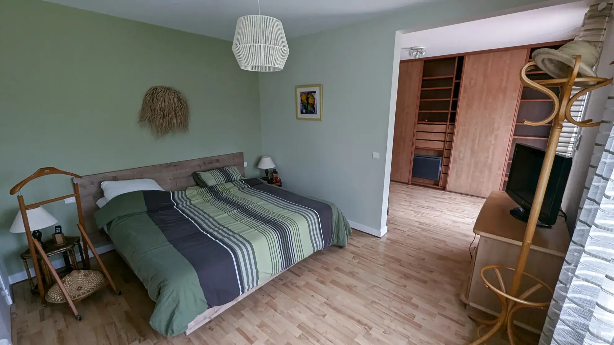 Maison familiale 4 chambres avec espace bois proche de Niort 