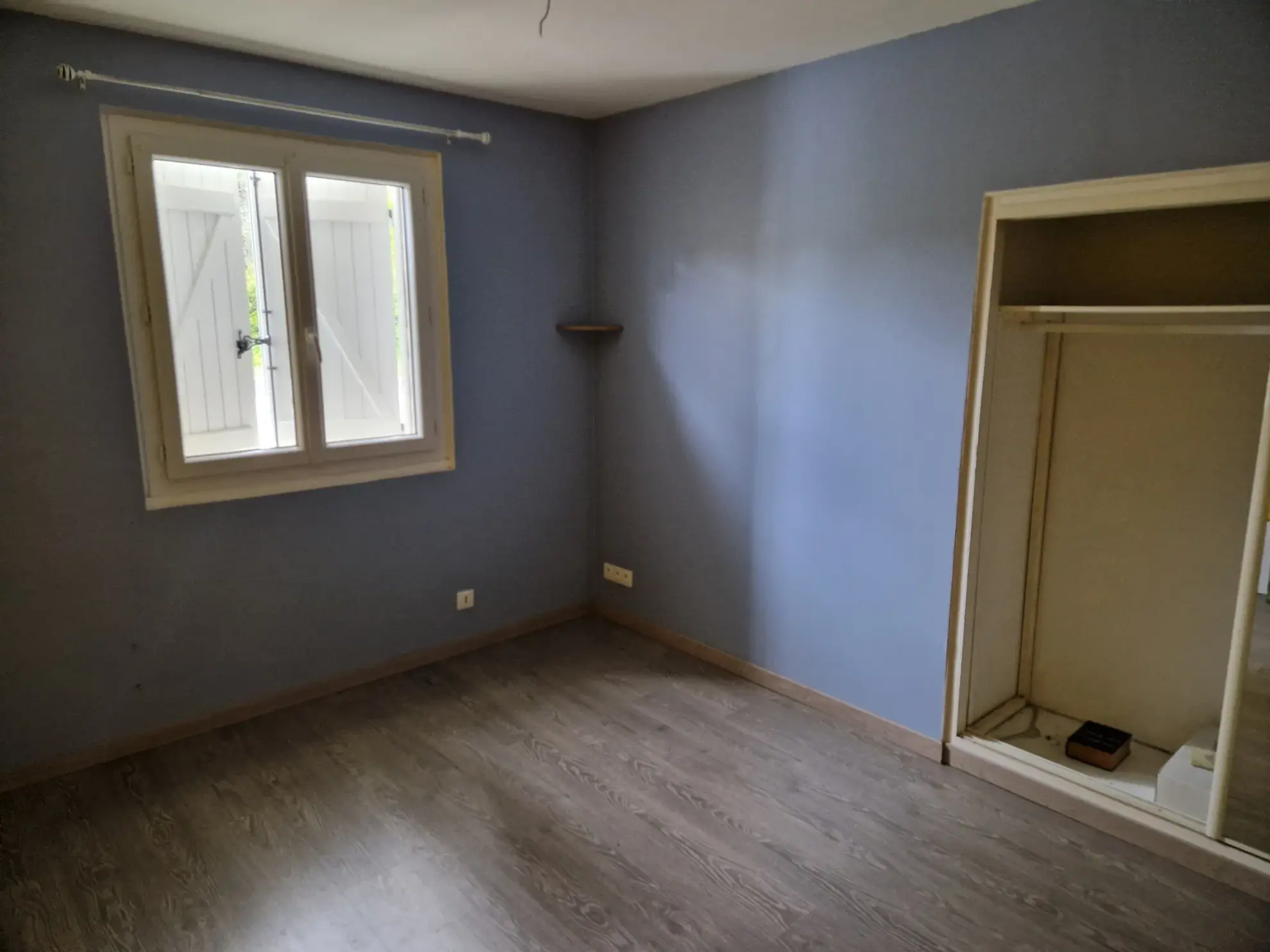 Maison de plain-pied à vendre à Saint Vivien de Médoc, 130 m² avec jardin et garages 