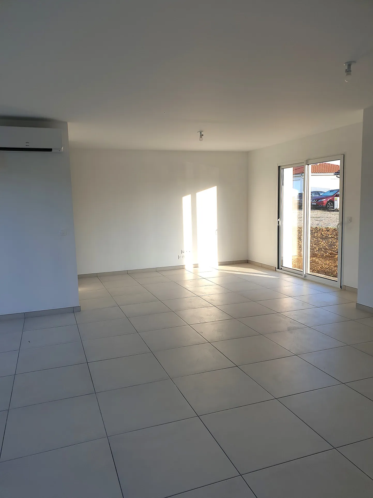 Maison neuve à vendre à Dompierre sur Veyle, 3 chambres, 91.59 m², environnement calme 