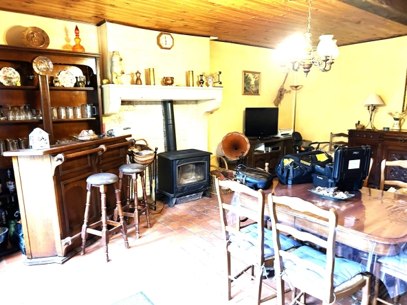 Maison à vendre à Nolay - 2 chambres, terrain de 1113 m², prix attractif 