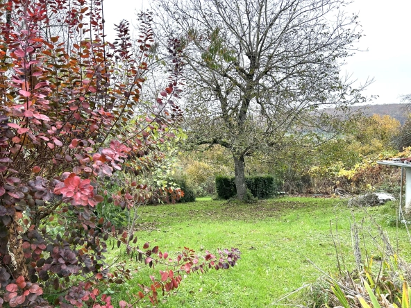 Maison à vendre à Nolay - 2 chambres, terrain de 1113 m², prix attractif 