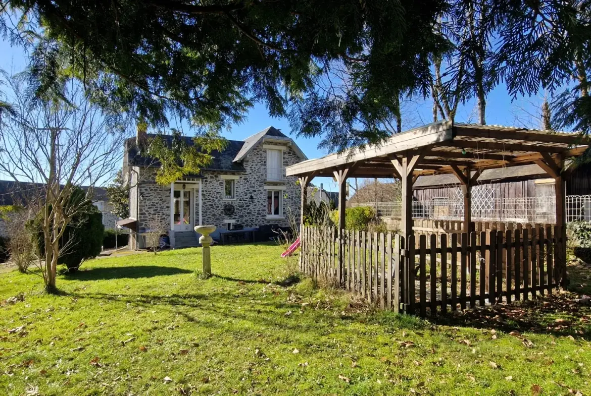 Charmante maison en pierre avec grand jardin à Lubersac, proche commodités 